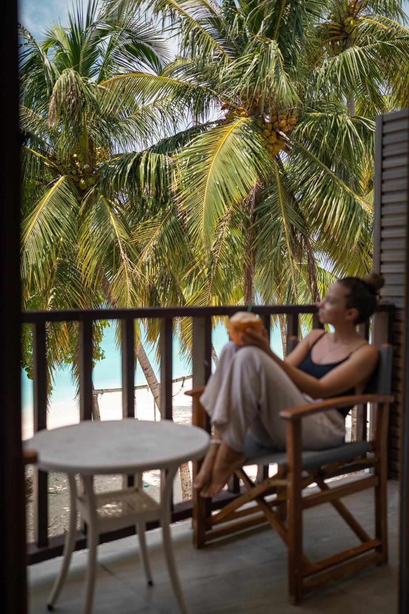 Thundi Village & Spa Maalhos  Extérieur photo
